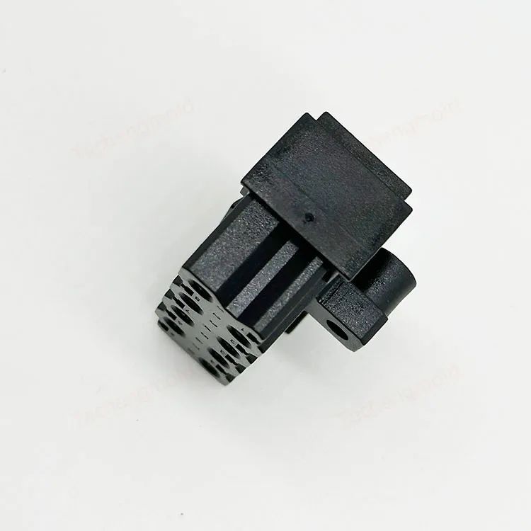 特诚科技LCP精密注塑件实拍 6